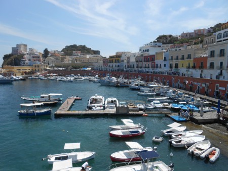 il porto e il corso Pisacane